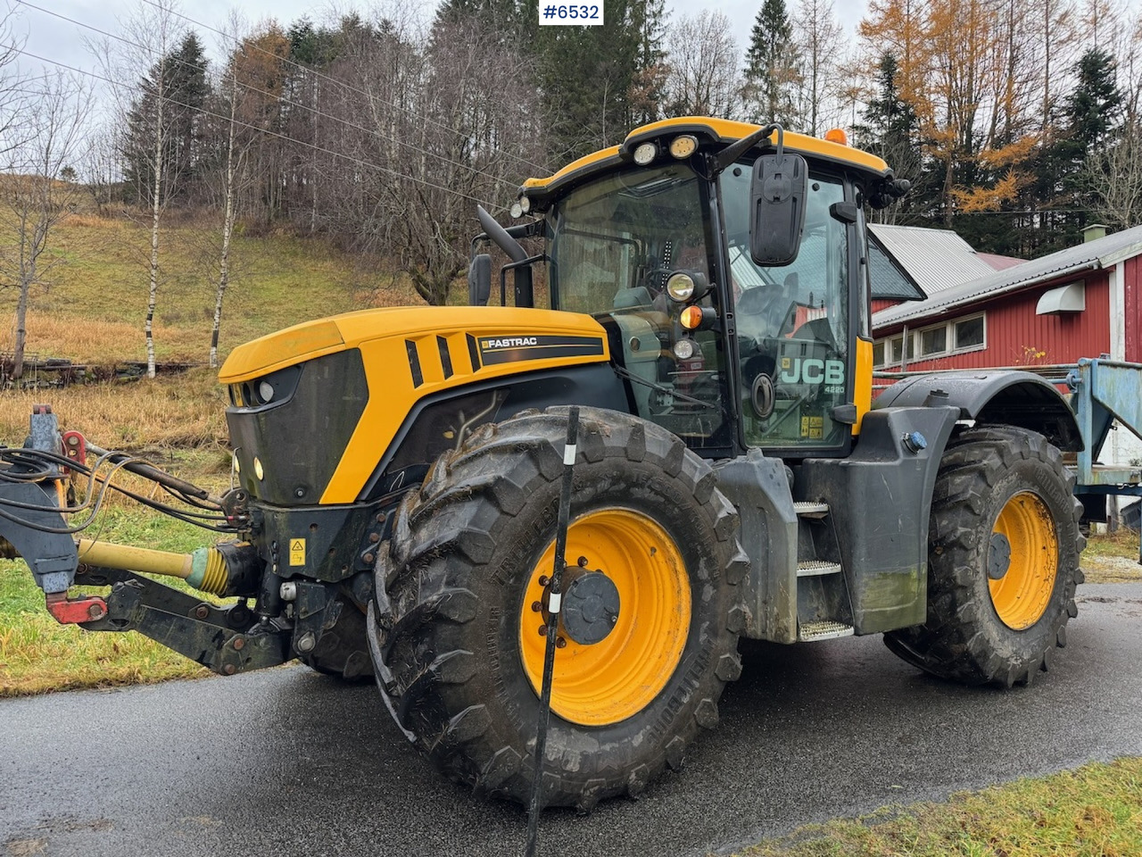 2015 JCB Fastrack 4220 w/ front hydraulics, front PTO and plow plate. Low hours! - Трактор: слика 1 2015 JCB Fastrack 4220 w/ front hydraulics, front PTO and plow plate. Low hours! - Трактор: слика 1
