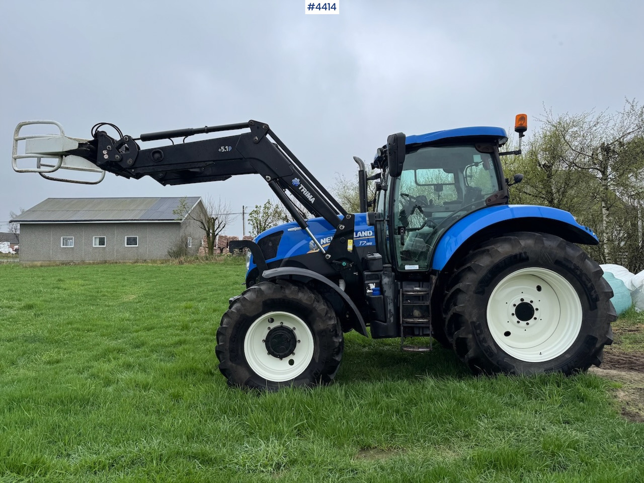 2015 New Holland T7.185 Auto Command w/Front Loader - Трактор: слика 5 2015 New Holland T7.185 Auto Command w/Front Loader - Трактор: слика 5
