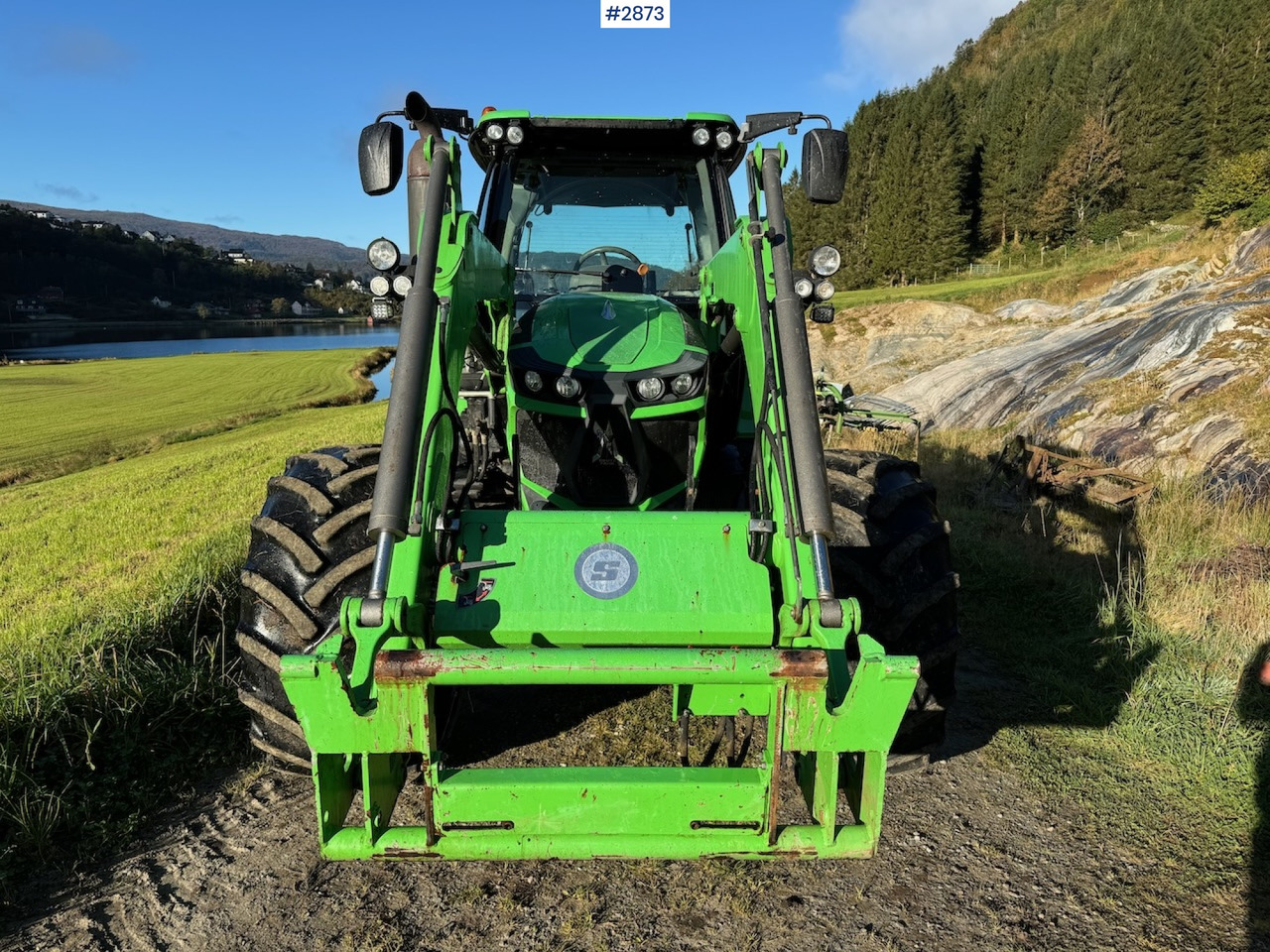 2019 Deutz-Fahr 6120 TV w/front loader and twin wheels - Трактор: слика 2 2019 Deutz-Fahr 6120 TV w/front loader and twin wheels - Трактор: слика 2