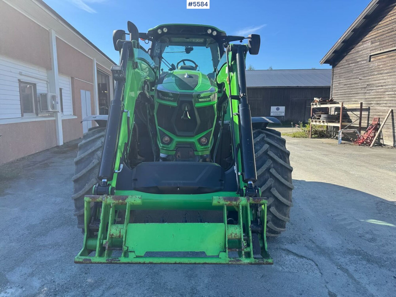 2020 Deutz-Fahr 6215 Agrotron w/ front loader & 2 sets of tires - Трактор: слика 2 2020 Deutz-Fahr 6215 Agrotron w/ front loader & 2 sets of tires - Трактор: слика 2