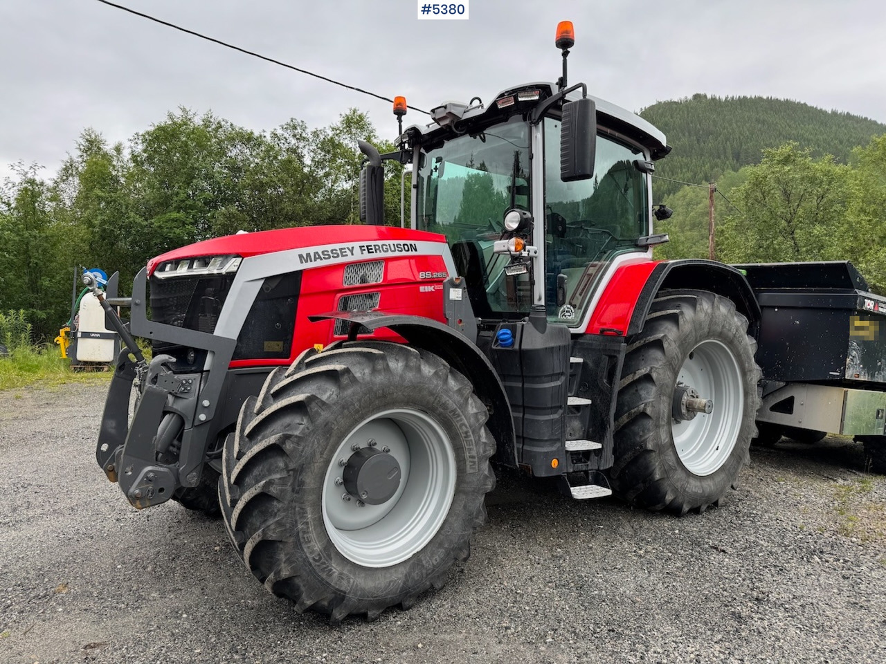2021 Massey Ferguson 8S.265 w/ front hydraulics and front PTO. - Трактор: слика 2 2021 Massey Ferguson 8S.265 w/ front hydraulics and front PTO. - Трактор: слика 2