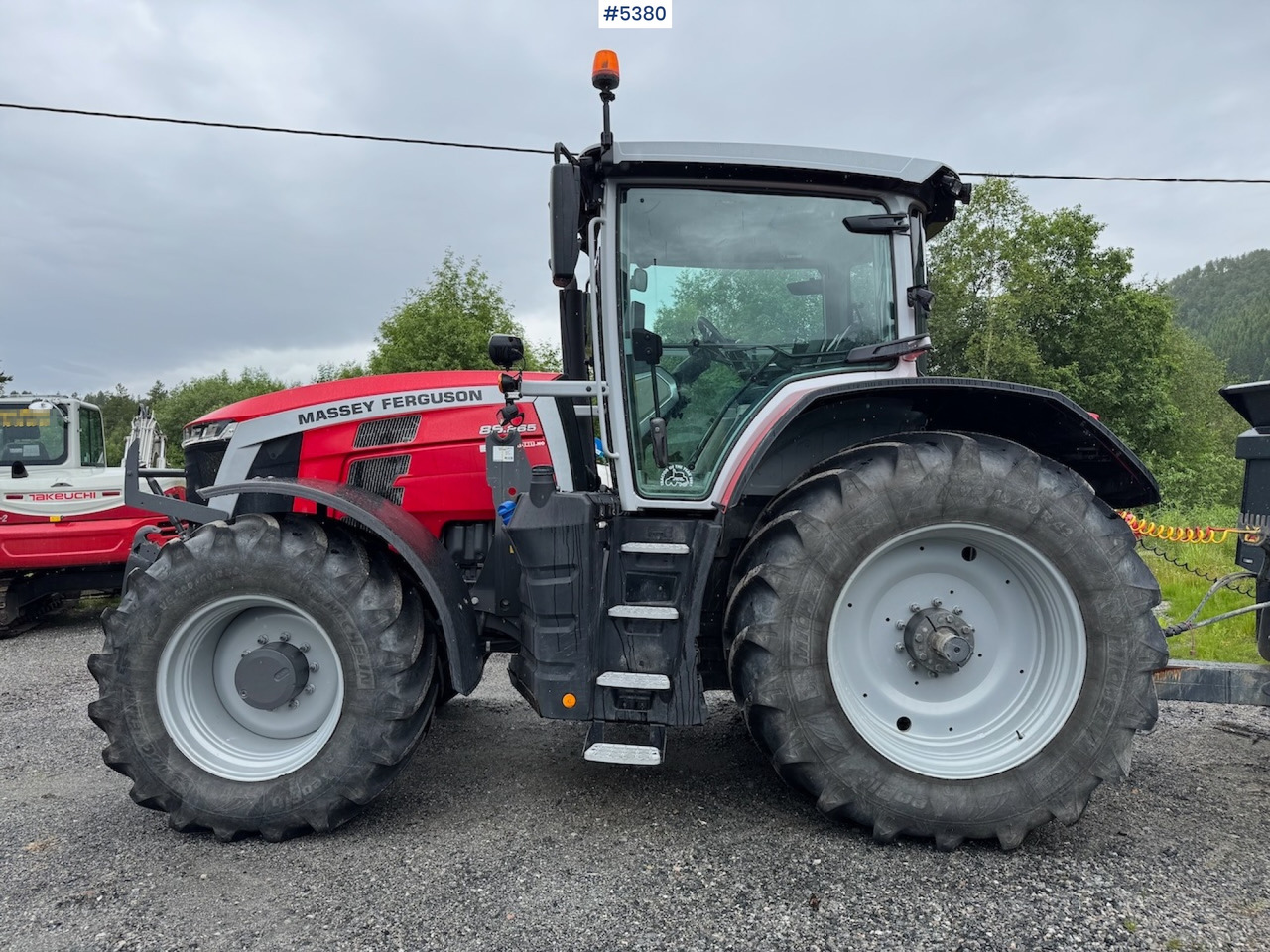 2021 Massey Ferguson 8S.265 w/ front hydraulics and front PTO. - Трактор: слика 1 2021 Massey Ferguson 8S.265 w/ front hydraulics and front PTO. - Трактор: слика 1