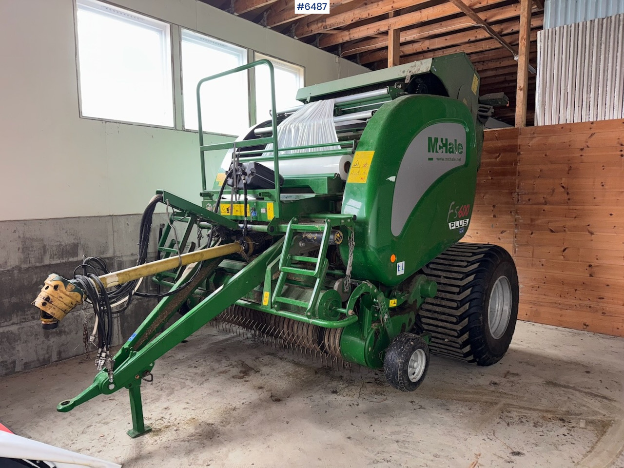 2021 McHale F5600 Plus w/ Camless Pick-Up and 710 Tires. - Превртувачка опрема: слика 1 2021 McHale F5600 Plus w/ Camless Pick-Up and 710 Tires. - Превртувачка опрема: слика 1