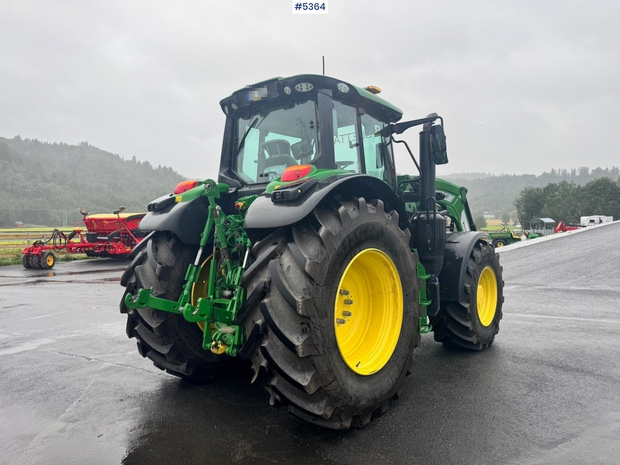 2024 John Deere 6155M w/ Front Loader. 240 hours! - Трактор: слика 4 2024 John Deere 6155M w/ Front Loader. 240 hours! - Трактор: слика 4