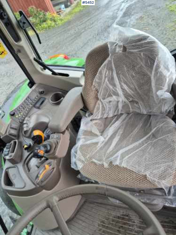 Трактор 2024 John Deere 6155M w/ front hydraulics & PTO: слика 7