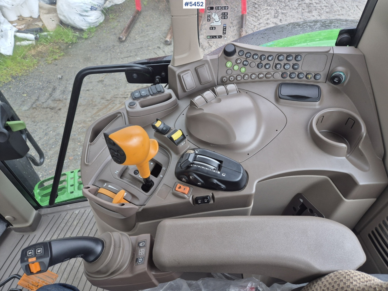 Трактор 2024 John Deere 6155M w/ front hydraulics & PTO: слика 8