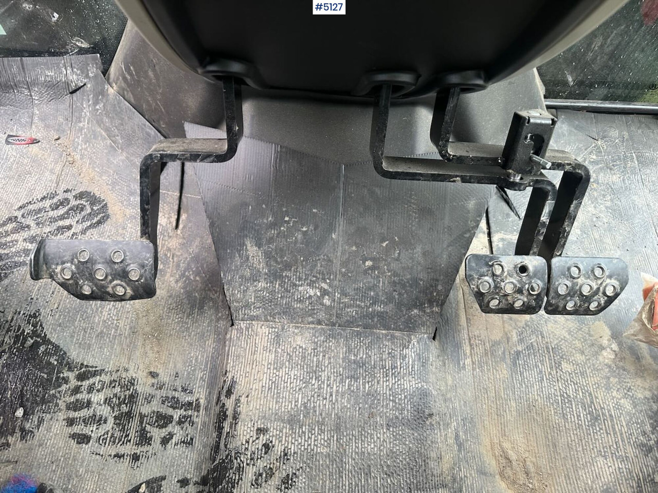 Трактор 2024 Massey Ferguson 4710M: слика 14