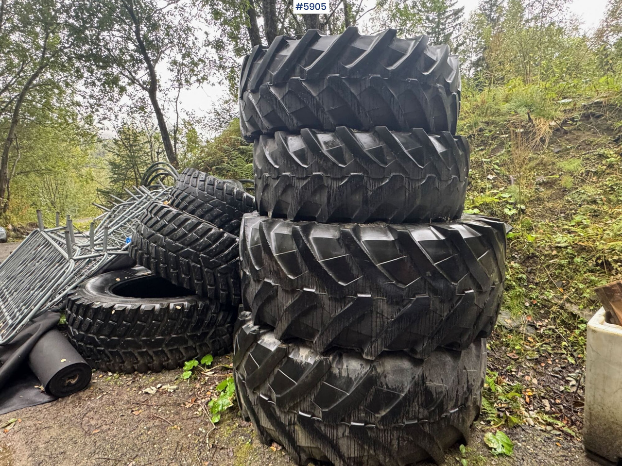 8 pcs Nokian TRI 2 tires. 4 pcs on rims! - Комплетно тркало за Градежна машина: слика 2 8 pcs Nokian TRI 2 tires. 4 pcs on rims! - Комплетно тркало за Градежна машина: слика 2