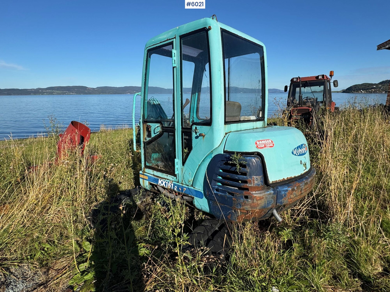 Approx.2000 Kubota KX161 w/excavator bucket and leveling bucket. Partially repaired object. - Трактор: слика 5 Approx.2000 Kubota KX161 w/excavator bucket and leveling bucket. Partially repaired object. - Трактор: слика 5