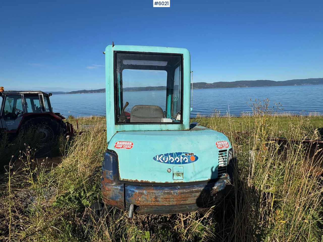 Approx.2000 Kubota KX161 w/excavator bucket and leveling bucket. Partially repaired object. - Трактор: слика 3 Approx.2000 Kubota KX161 w/excavator bucket and leveling bucket. Partially repaired object. - Трактор: слика 3