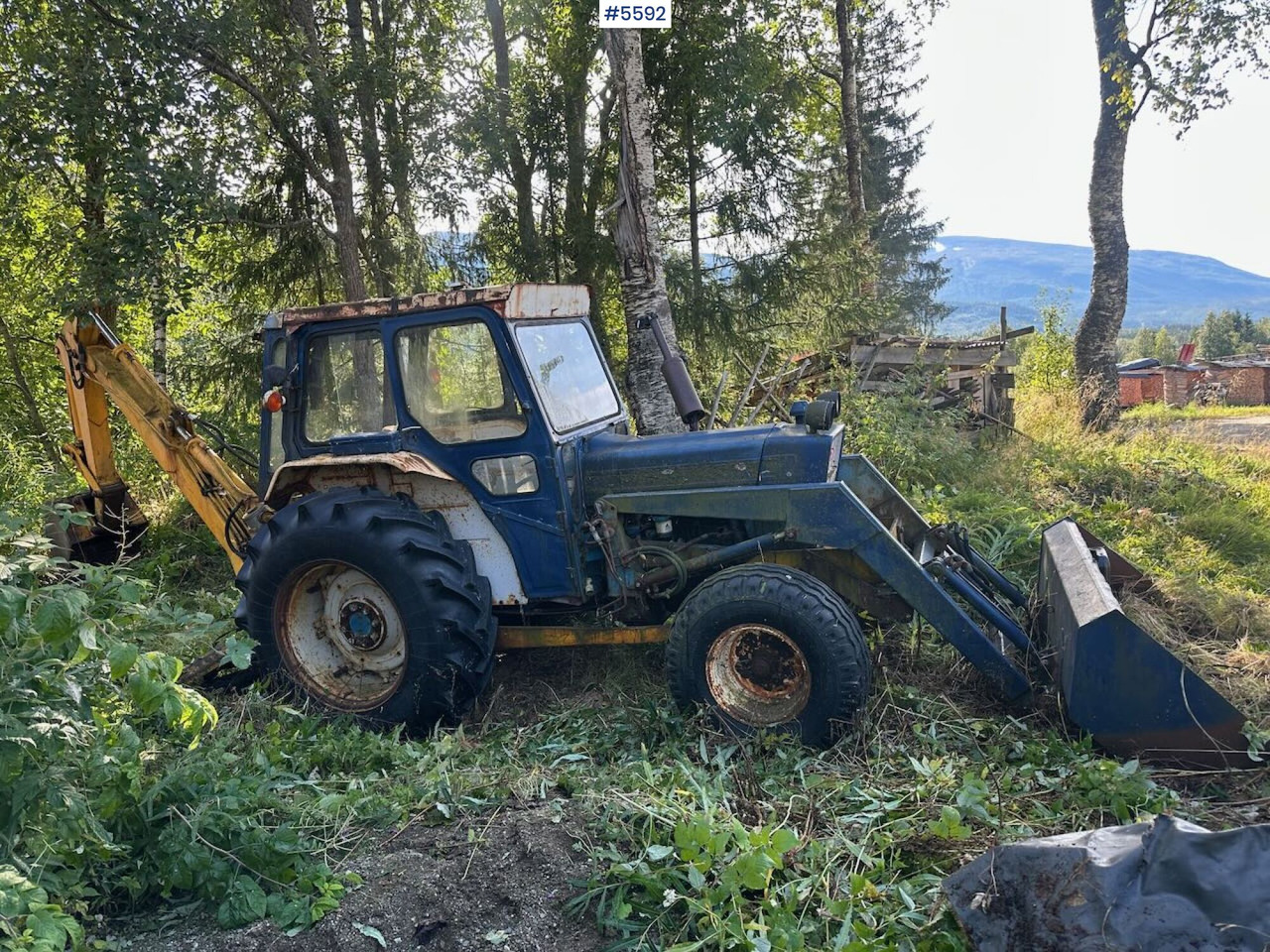 Circa 1974 Ford 4000 tractor w/ front loader and excavator. REP.OBJECT - Трактор: слика 2 Circa 1974 Ford 4000 tractor w/ front loader and excavator. REP.OBJECT - Трактор: слика 2