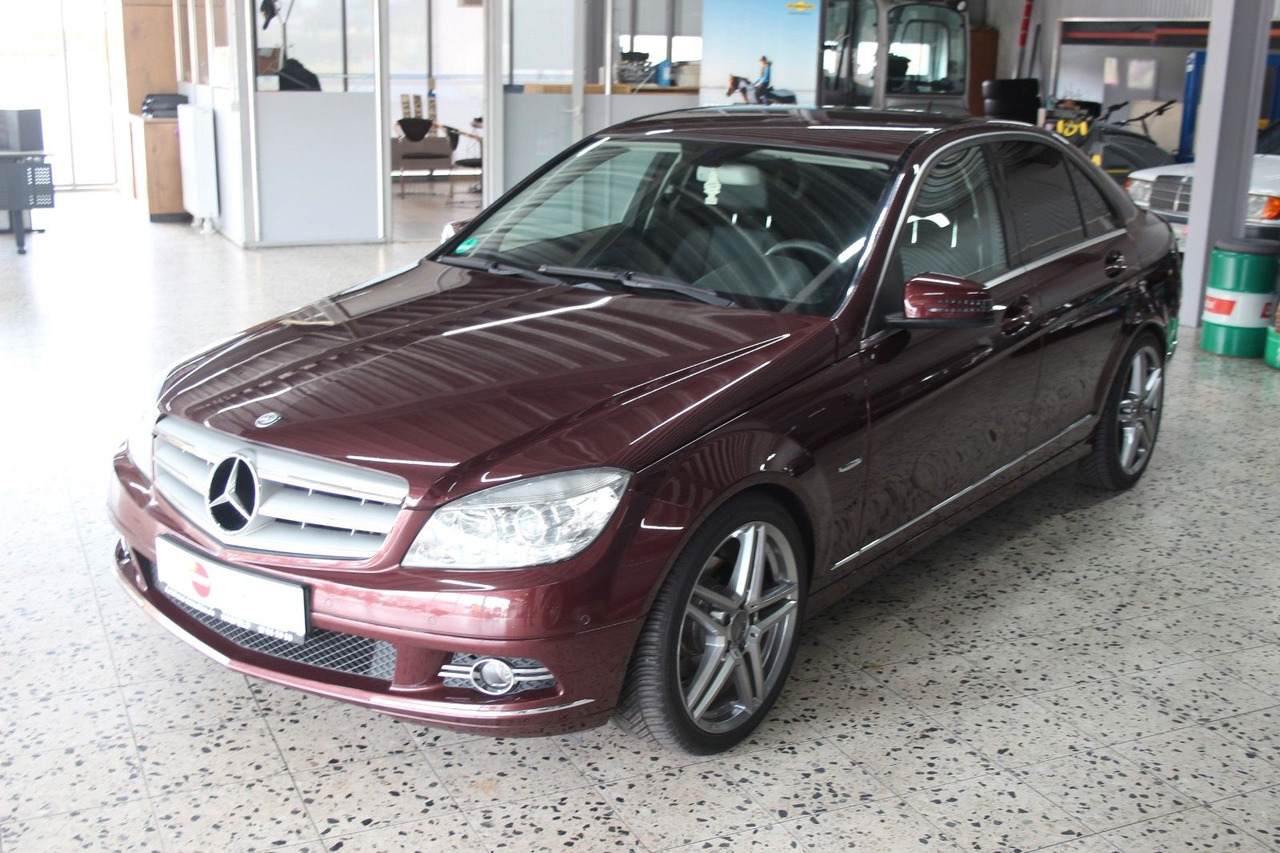 Mercedes-Benz C 230 Avantgarde Automatik sehr gepflegt! 130tKM - Седан: слика 4 Mercedes-Benz C 230 Avantgarde Automatik sehr gepflegt! 130tKM - Седан: слика 4