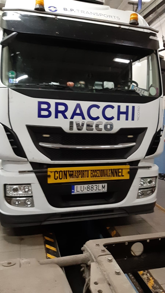 IVECO IVECO STRALIS 510 Hi-Way AS 440STX/P Euro VI z salonu Italia - Камион влекач: слика 4 IVECO IVECO STRALIS 510 Hi-Way AS 440STX/P Euro VI z salonu Italia - Камион влекач: слика 4