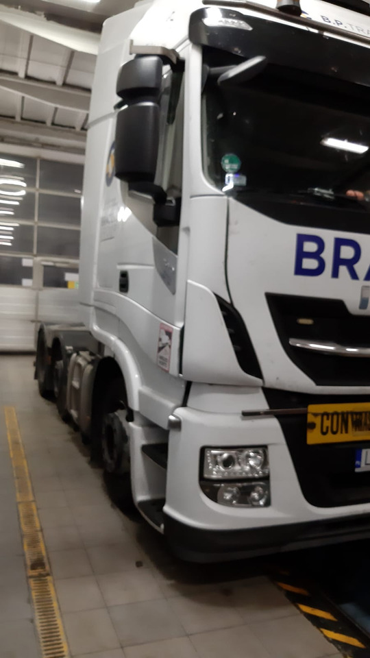 IVECO IVECO STRALIS 510 Hi-Way AS 440STX/P Euro VI z salonu Italia - Камион влекач: слика 5 IVECO IVECO STRALIS 510 Hi-Way AS 440STX/P Euro VI z salonu Italia - Камион влекач: слика 5
