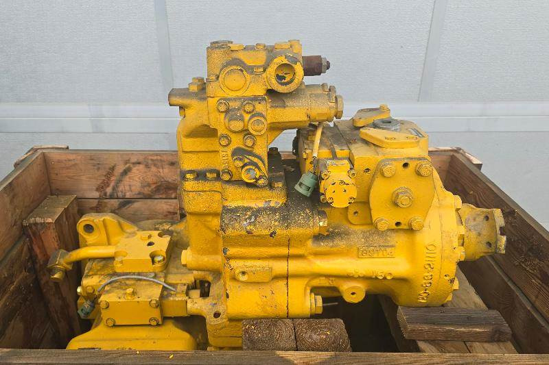 Komatsu Getriebe Komatsu D66 Raupe - Менувач за Градежна машина: слика 1 Komatsu Getriebe Komatsu D66 Raupe - Менувач за Градежна машина: слика 1