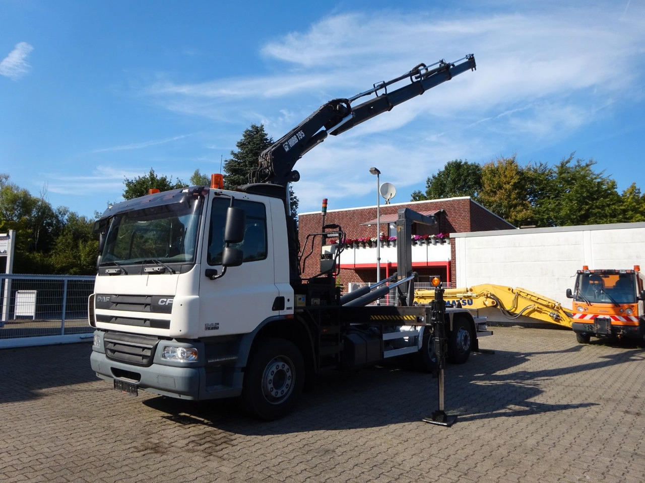DAF 28-250 CF Abroller + HIA B195-3 Kran - Камион со кука за подигање, Камион со кран: слика 3 DAF 28-250 CF Abroller + HIA B195-3 Kran - Камион со кука за подигање, Камион со кран: слика 3
