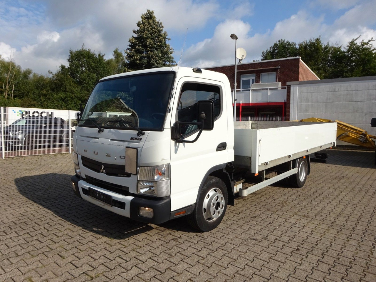 FUSO CANTER 7C15 Pritsche 4x2 - Комбе со отворен сандак: слика 1 FUSO CANTER 7C15 Pritsche 4x2 - Комбе со отворен сандак: слика 1