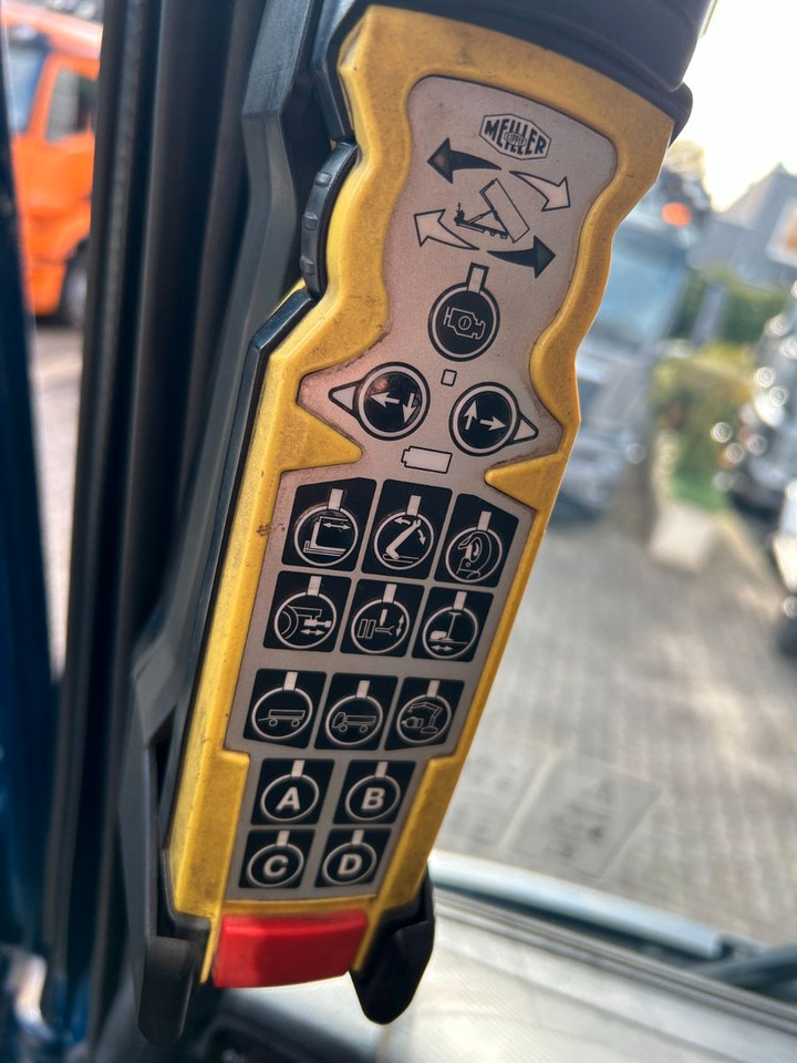 Камион со кука за подигање Iveco 460 Stralis MEILLER Abroller mit LIft-Lenkachse: слика 31