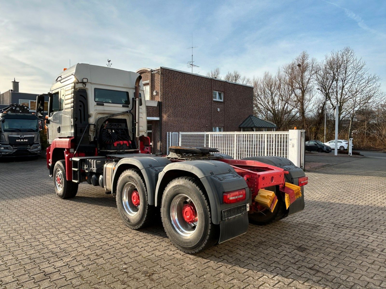 MAN 33.500 TGS SZM ALLRAD 6x6 - Камион влекач: слика 4 MAN 33.500 TGS SZM ALLRAD 6x6 - Камион влекач: слика 4