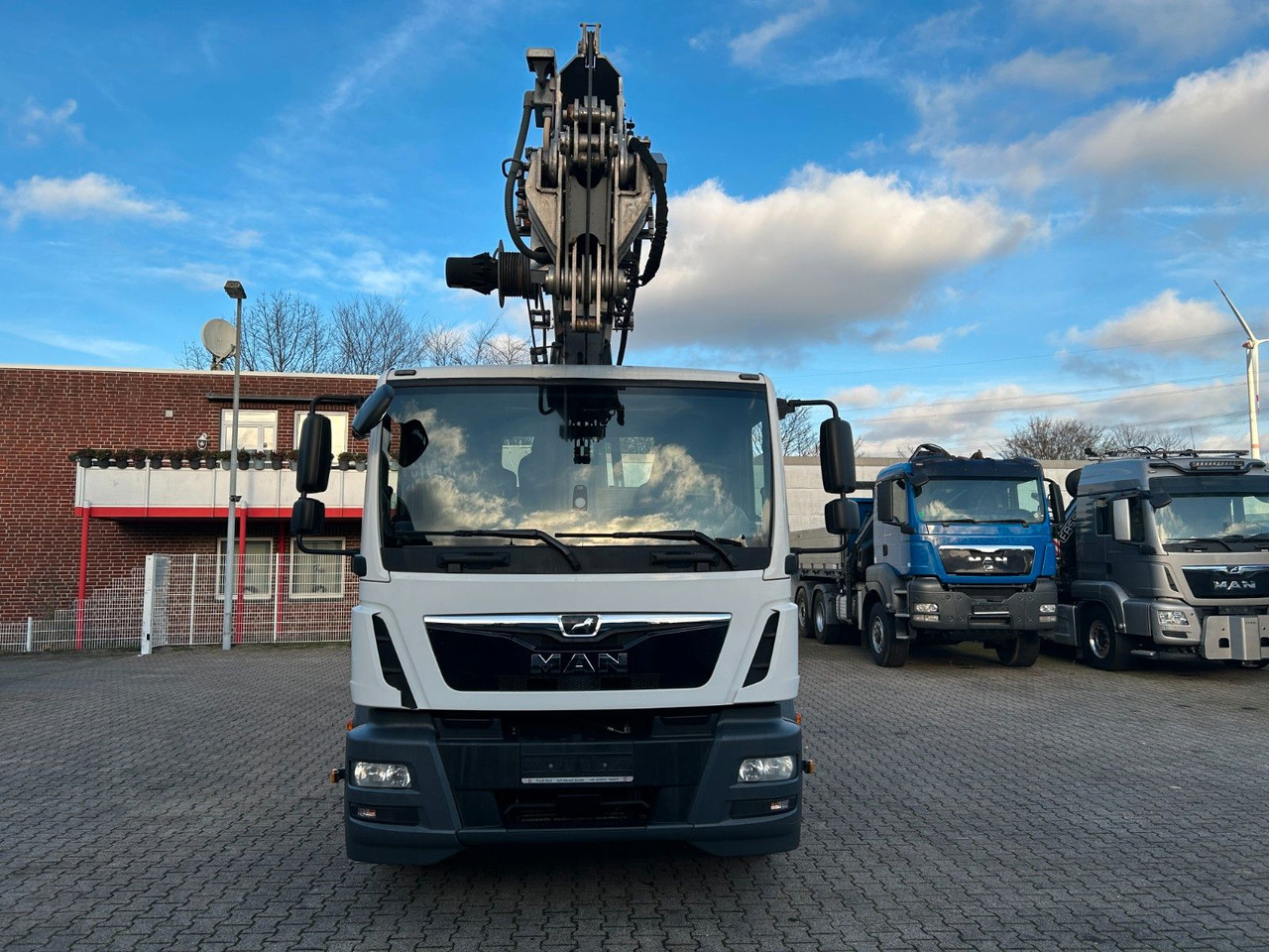 MAN 26.320+Böcker Dachdeckerkran AK46/6000+Seilwinde - Камион со кран: слика 5 MAN 26.320+Böcker Dachdeckerkran AK46/6000+Seilwinde - Камион со кран: слика 5