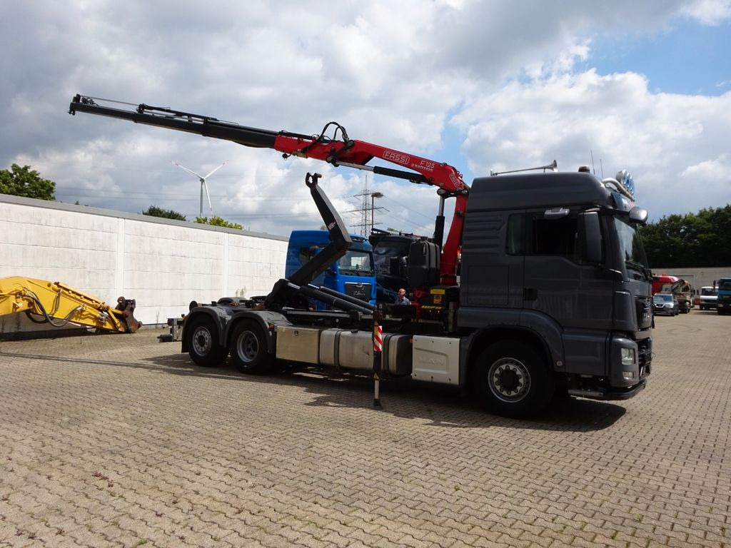 MAN 26.500 Abroller + Fassi F125A Kran 6x2-4 Allrad - Камион со кука за подигање, Камион со кран: слика 4 MAN 26.500 Abroller + Fassi F125A Kran 6x2-4 Allrad - Камион со кука за подигање, Камион со кран: слика 4