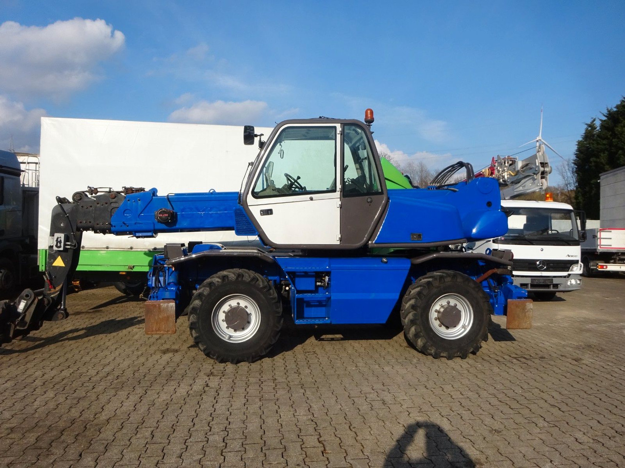 Manitou Teleskoplader MRT 2150 mit Palettengabel - Телескопски ракувач: слика 1 Manitou Teleskoplader MRT 2150 mit Palettengabel - Телескопски ракувач: слика 1
