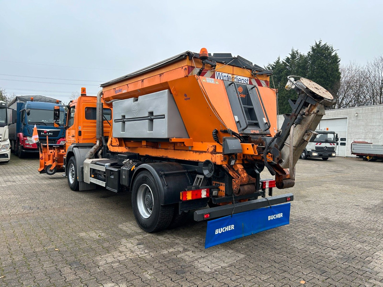 Камион со кука за подигање Mercedes-Benz 1824 Axor Abroller mit Schneeschild und Streuer: слика 8