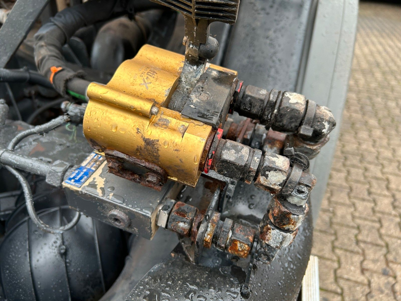 Камион со кука за подигање Mercedes-Benz 1824 Axor Abroller mit Schneeschild und Streuer: слика 27