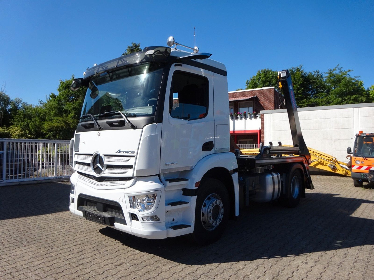 Mercedes-Benz 1840 Actros Absetzkipper NEUFAHRZEUG mit 1645 km - Кипер: слика 1 Mercedes-Benz 1840 Actros Absetzkipper NEUFAHRZEUG mit 1645 km - Кипер: слика 1