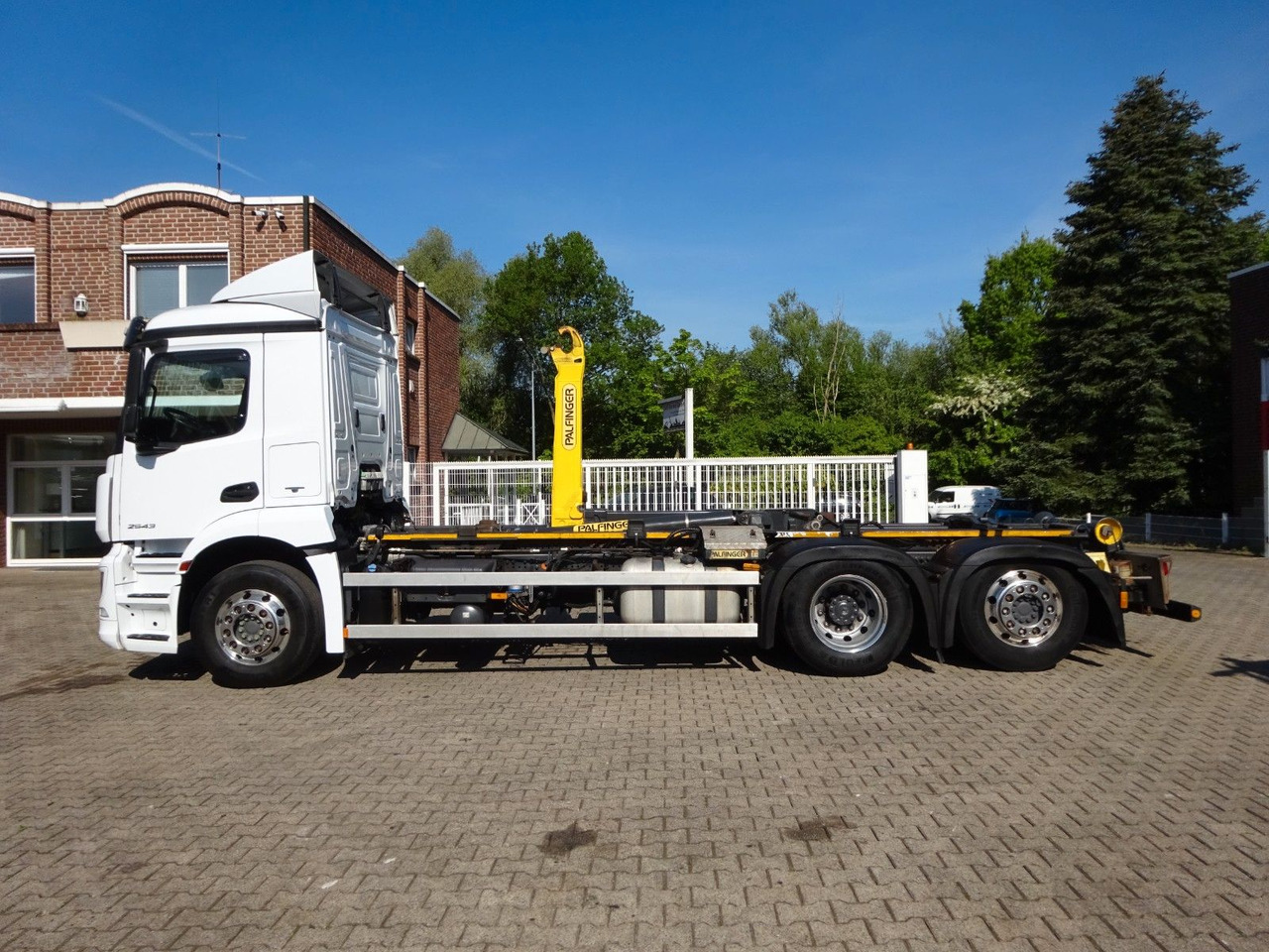 Mercedes-Benz 2543 Antos PALFINGER Abroller - Камион со кука за подигање: слика 4 Mercedes-Benz 2543 Antos PALFINGER Abroller - Камион со кука за подигање: слика 4
