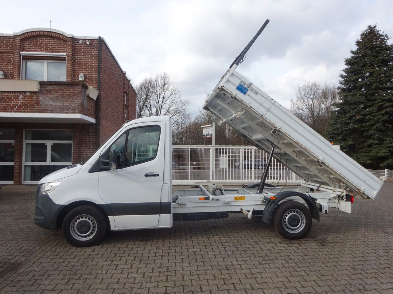 Mercedes-Benz 314 CDI Sprinter MEILLER 3Skipper 4x2 - Комби кипер: слика 1 Mercedes-Benz 314 CDI Sprinter MEILLER 3Skipper 4x2 - Комби кипер: слика 1