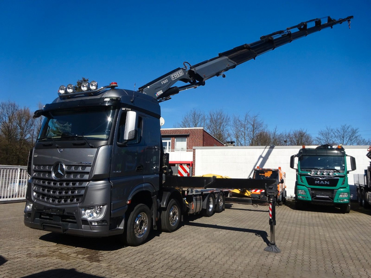 Mercedes-Benz 3453 Plattform + Fassi F820 Kran 8x2 Mercedes-Benz 3453 FASSI F820 Kran 8x Hydr. Ausschub - Камион со кран, Камион со платформа: слика 2 Mercedes-Benz 3453 Plattform + Fassi F820 Kran 8x2 Mercedes-Benz 3453 FASSI F820 Kran 8x Hydr. Ausschub - Камион со кран, Камион со платформа: слика 2