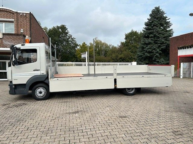 Mercedes-Benz 818 Atego NEUE Pritsche 4x2 - Комбе со отворен сандак: слика 4 Mercedes-Benz 818 Atego NEUE Pritsche 4x2 - Комбе со отворен сандак: слика 4