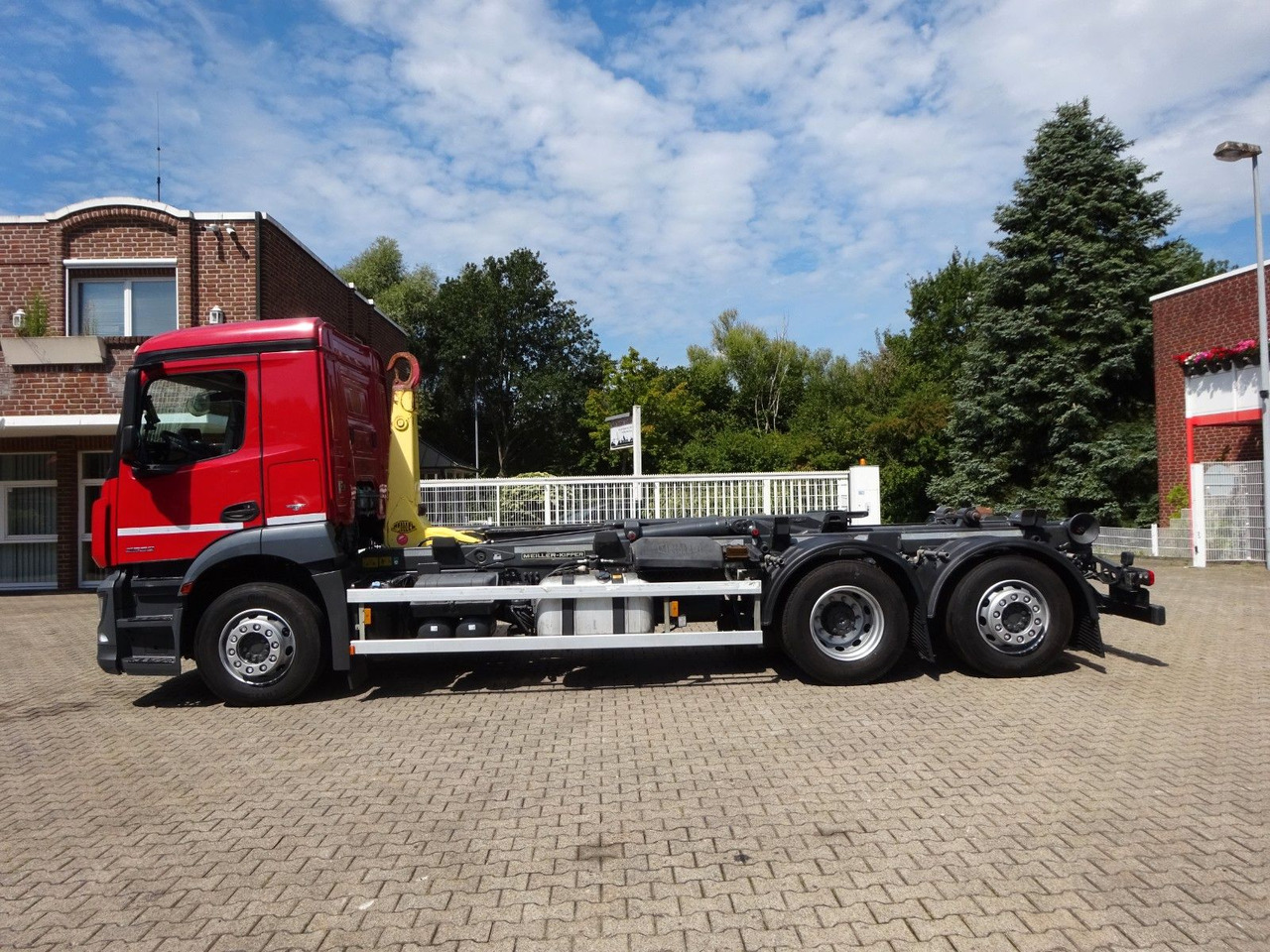 Mercedes-Benz Antos 2532 MEILLER Abroller Lift+Lenkachse 6x2 - Камион со кука за подигање: слика 4 Mercedes-Benz Antos 2532 MEILLER Abroller Lift+Lenkachse 6x2 - Камион со кука за подигање: слика 4