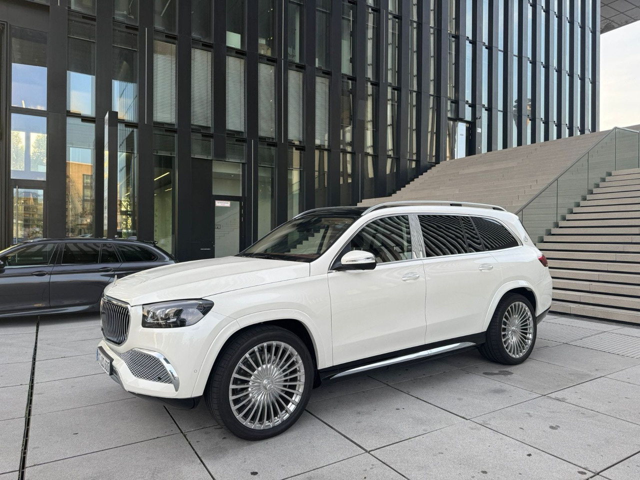 Mercedes-Benz GLS 600 Maybach 4Matic | 23 ZOLL | BURMESTER Mercedes-Benz GLS 600 Maybach 4Matic | 23 ZOLL | BURMESTER - SUV: слика 1 Mercedes-Benz GLS 600 Maybach 4Matic | 23 ZOLL | BURMESTER Mercedes-Benz GLS 600 Maybach 4Matic | 23 ZOLL | BURMESTER - SUV: слика 1