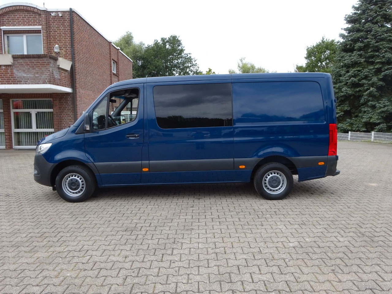 Mercedes-Benz Sprinter 316 CDI Kasten 4x2 - Товарно комбе: слика 3 Mercedes-Benz Sprinter 316 CDI Kasten 4x2 - Товарно комбе: слика 3