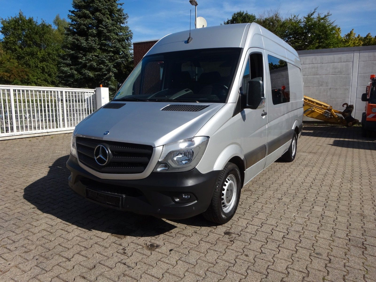 Mercedes-Benz Sprinter 316CDI Mixto 4x2 - Товарно комбе: слика 1 Mercedes-Benz Sprinter 316CDI Mixto 4x2 - Товарно комбе: слика 1