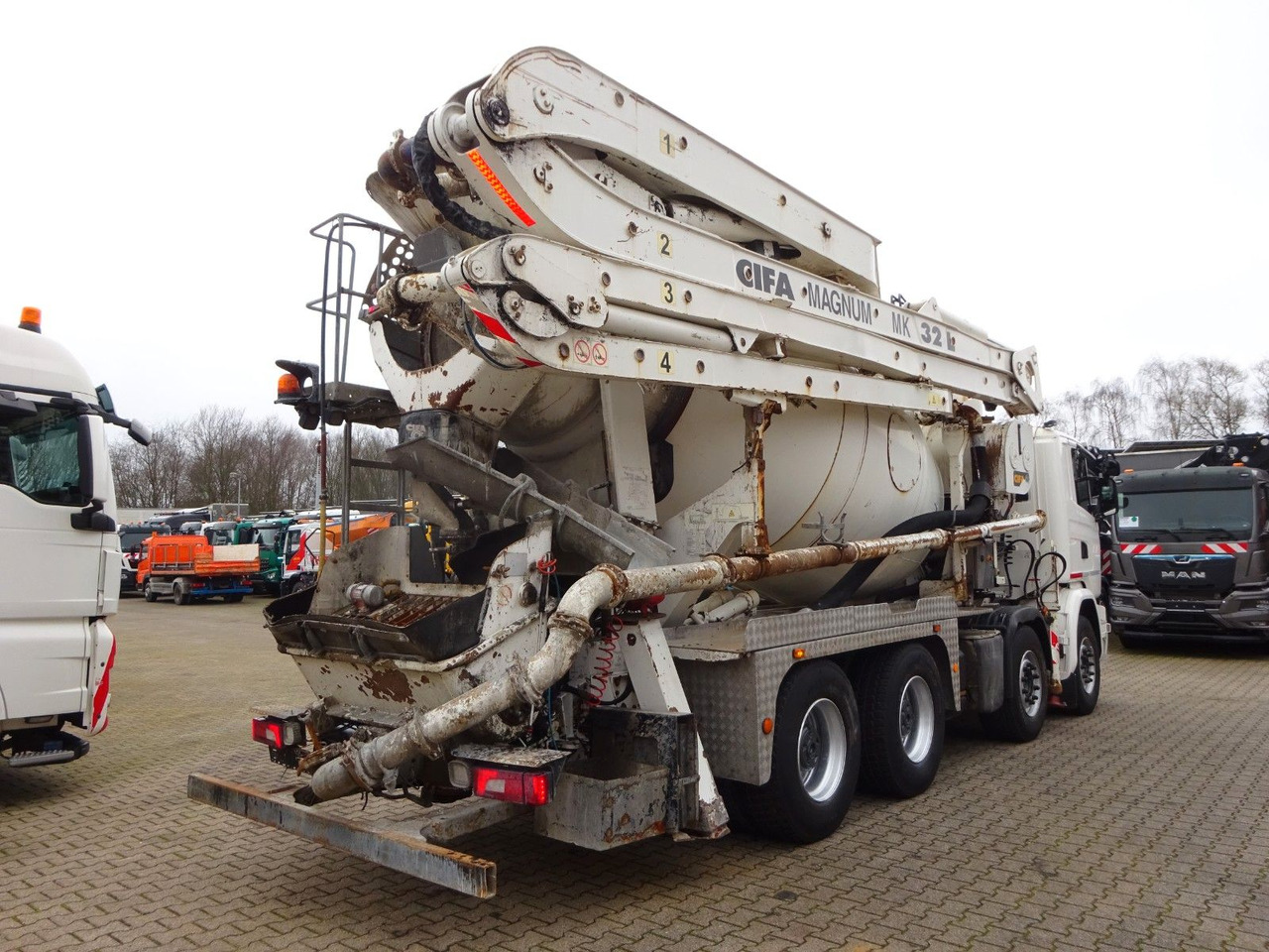Scania PUMI CIFA 32 Meter 4 Knick. Scania PUMI CIFA 32 Meter 4 Knick. - Камион со бетонска пумпа: слика 3 Scania PUMI CIFA 32 Meter 4 Knick. Scania PUMI CIFA 32 Meter 4 Knick. - Камион со бетонска пумпа: слика 3