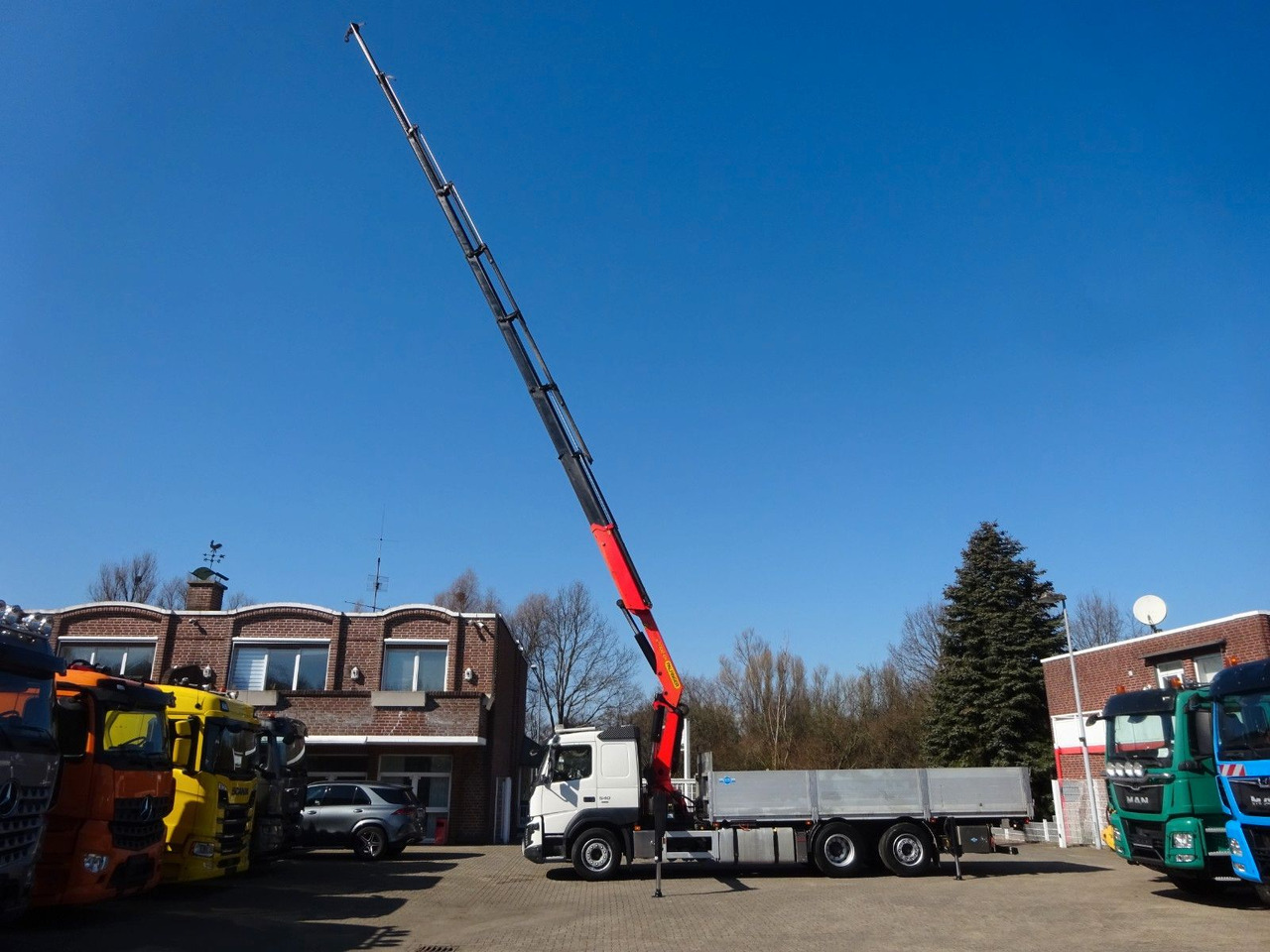 Volvo FMX 540 Pritsche + PK 33002 Kran 6x2 - Камион со кран: слика 2 Volvo FMX 540 Pritsche + PK 33002 Kran 6x2 - Камион со кран: слика 2