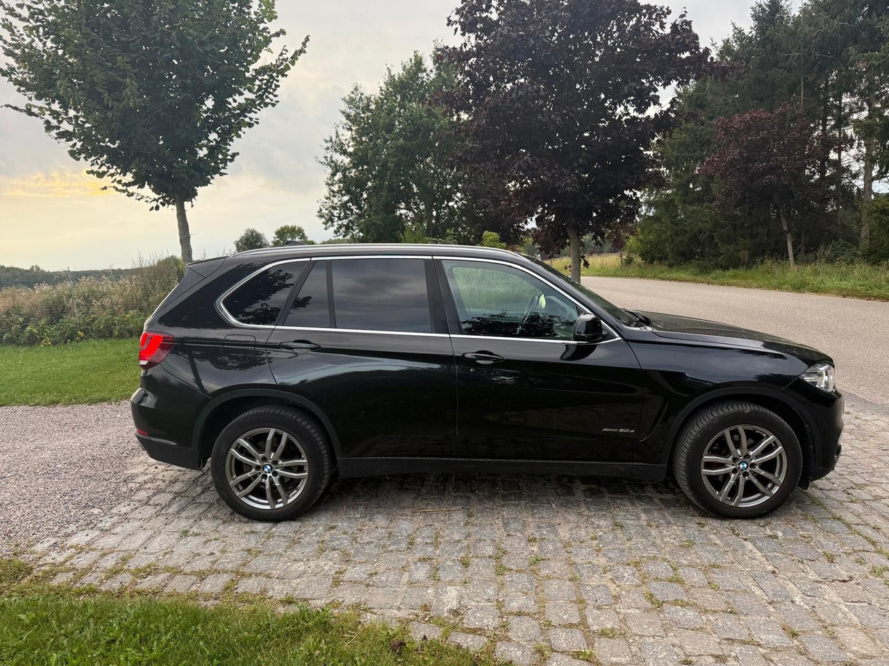 BMW X5 Baureihe X5 xDrive 30 d *21 000€ netto - SUV: слика 2 BMW X5 Baureihe X5 xDrive 30 d *21 000€ netto - SUV: слика 2