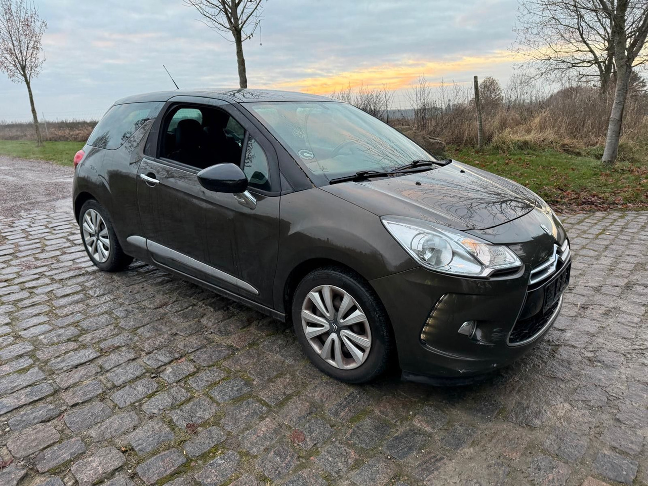 Citroën DS3 Sport - Автомобил: слика 4 Citroën DS3 Sport - Автомобил: слика 4