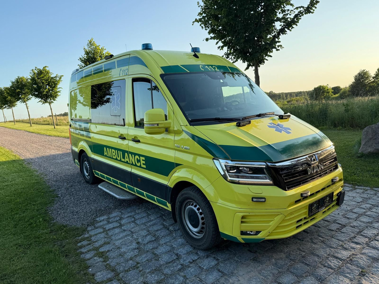 MAN TGE 4.180 Ambulance * 29 800 € netto *RESERVED - Амбулантно возило: слика 1 MAN TGE 4.180 Ambulance * 29 800 € netto *RESERVED - Амбулантно возило: слика 1