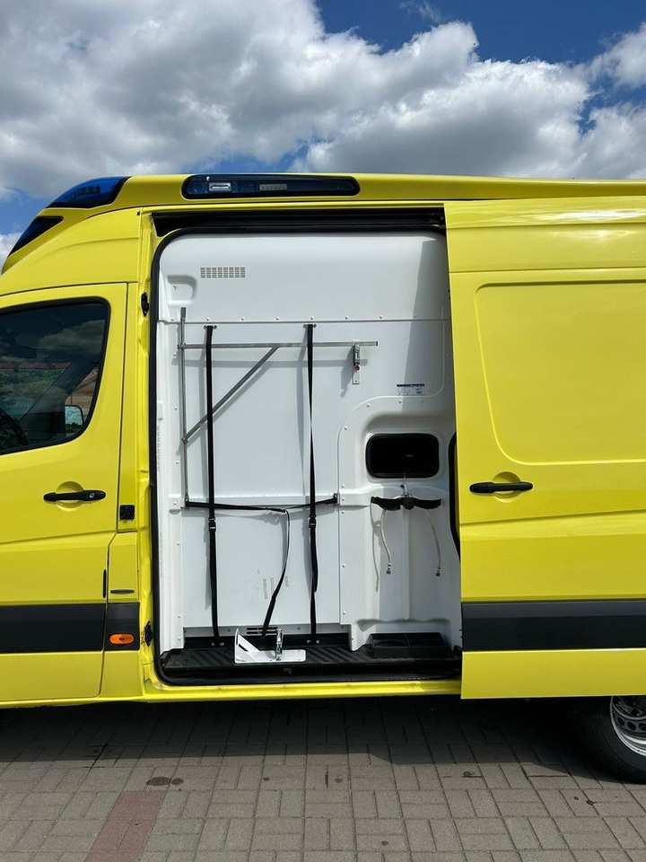 Патничко комбе Mercedes-Benz Sprinter 519 CDI 4X4 **Ambulace**: слика 27