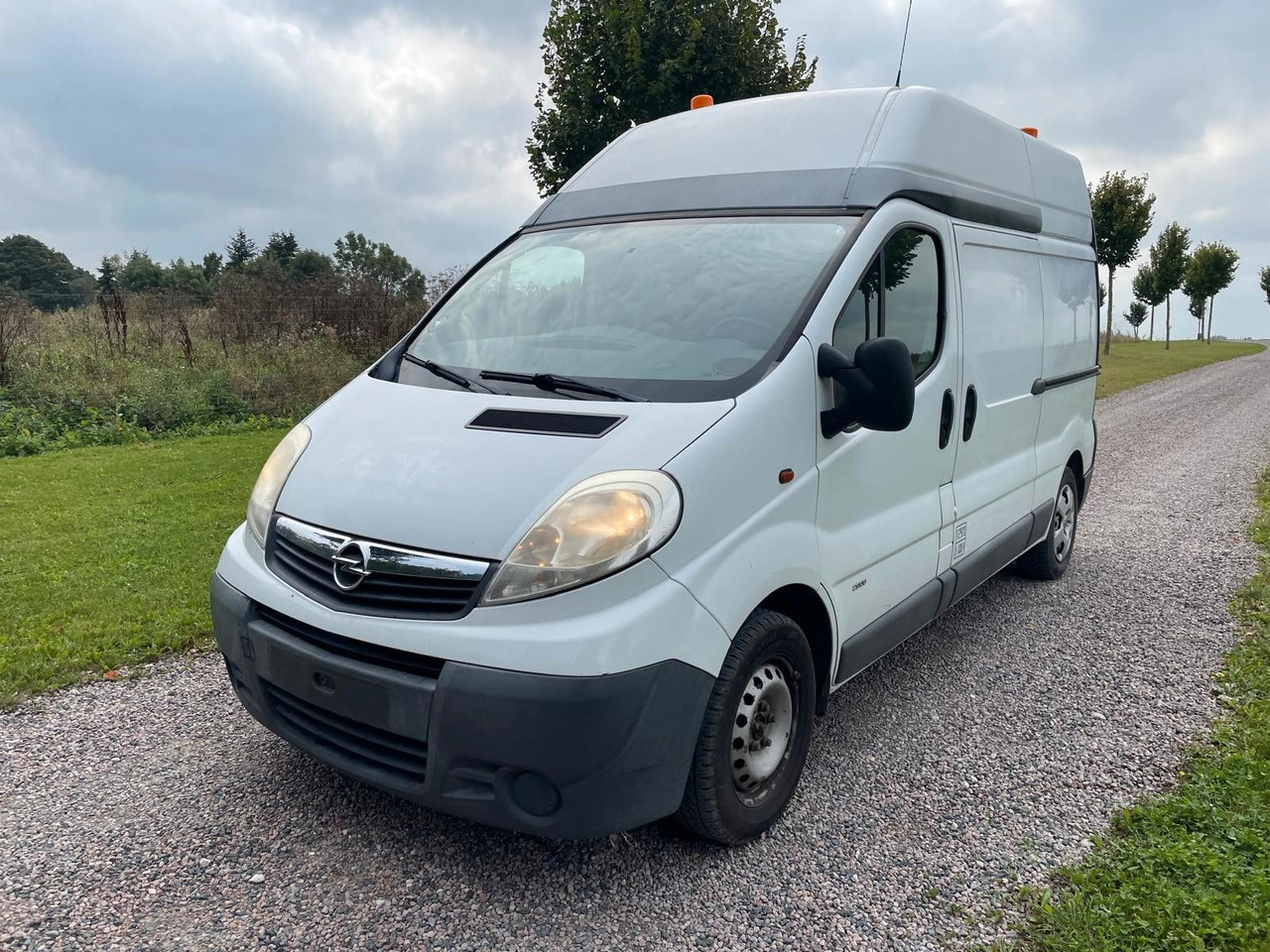 Opel Vivaro 2.0 CDTI L2H2 - Мало комбе: слика 1 Opel Vivaro 2.0 CDTI L2H2 - Мало комбе: слика 1