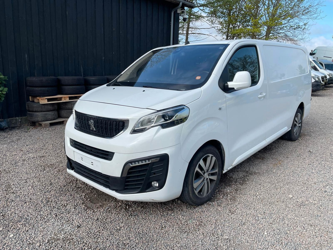 Peugeot Expert Kasten Premium L3 BlueHDi 2,0 *Defect* - Мало комбе: слика 1 Peugeot Expert Kasten Premium L3 BlueHDi 2,0 *Defect* - Мало комбе: слика 1