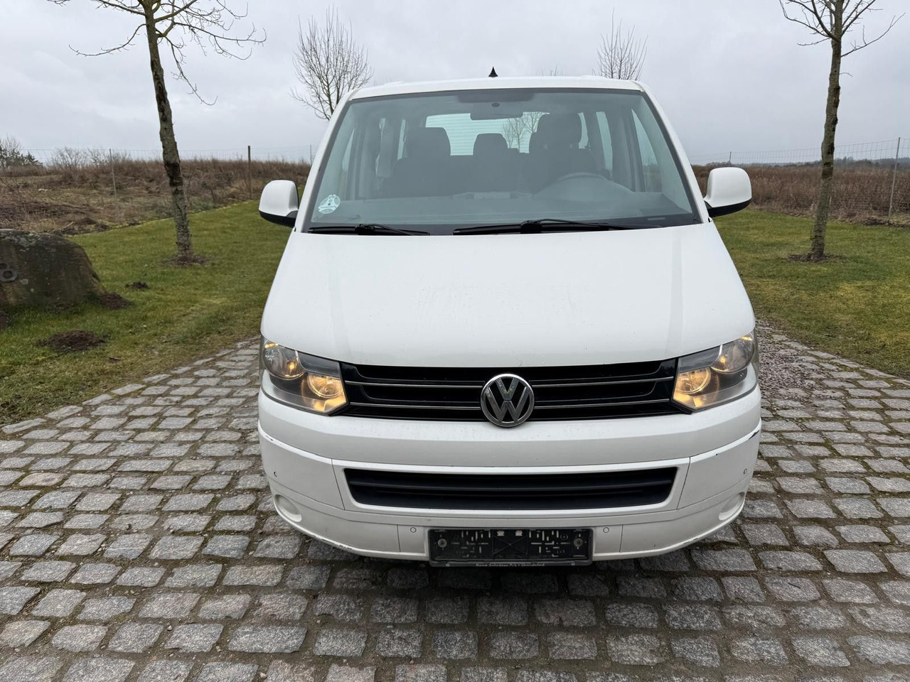 Volkswagen T5 Caravelle 2.0 TDI DSG Lang *7 Sitzplätze* - Патничко комбе: слика 5 Volkswagen T5 Caravelle 2.0 TDI DSG Lang *7 Sitzplätze* - Патничко комбе: слика 5
