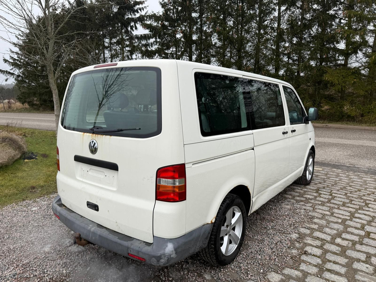 Volkswagen T5 Transporter 1.9 TDI *9 Sitze *RESERVED RO - Патничко комбе: слика 4 Volkswagen T5 Transporter 1.9 TDI *9 Sitze *RESERVED RO - Патничко комбе: слика 4