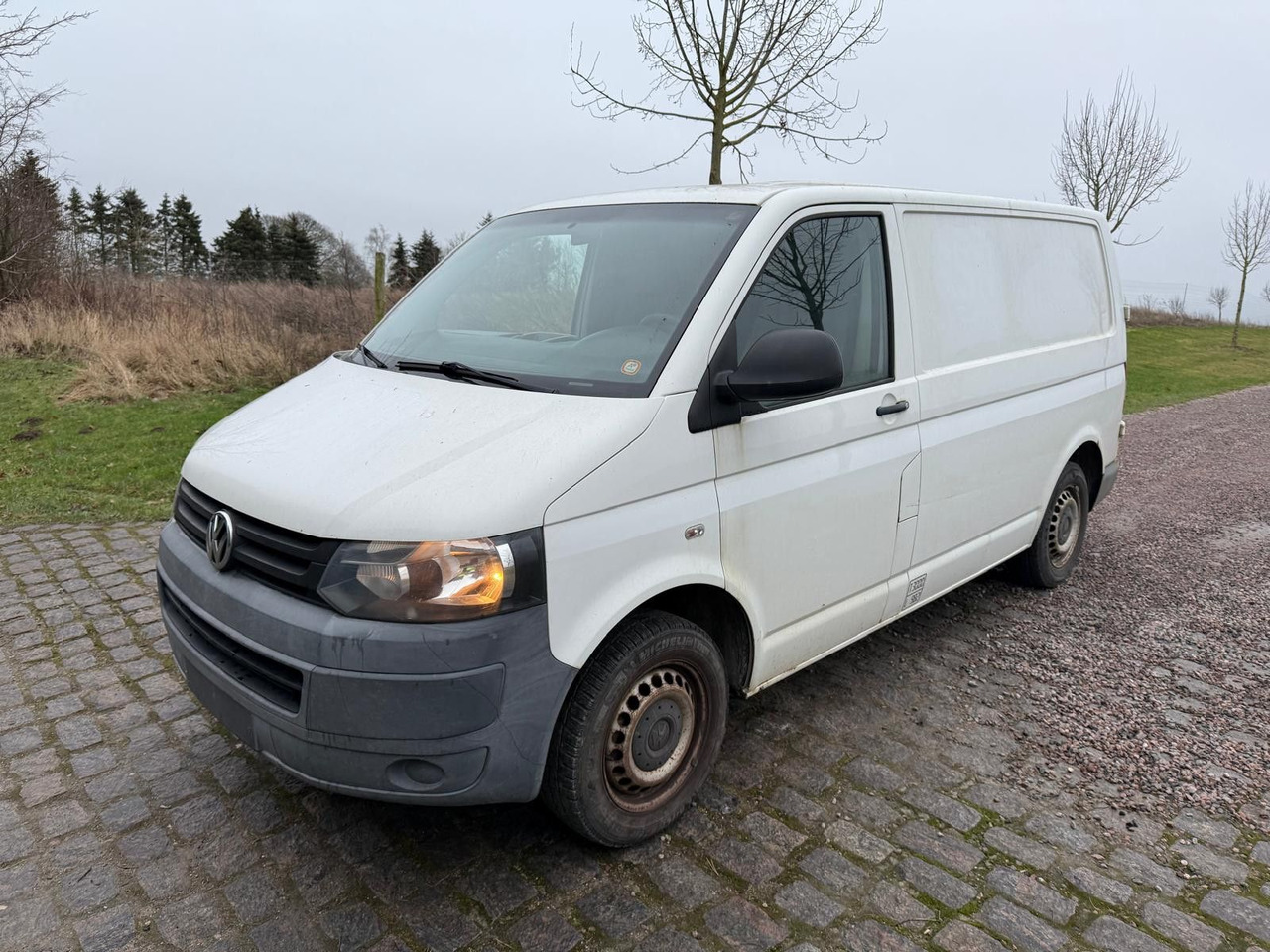 Volkswagen T5 Transporter 2.0 TDI Kasten *RESERVED Ro - Мало комбе: слика 3 Volkswagen T5 Transporter 2.0 TDI Kasten *RESERVED Ro - Мало комбе: слика 3