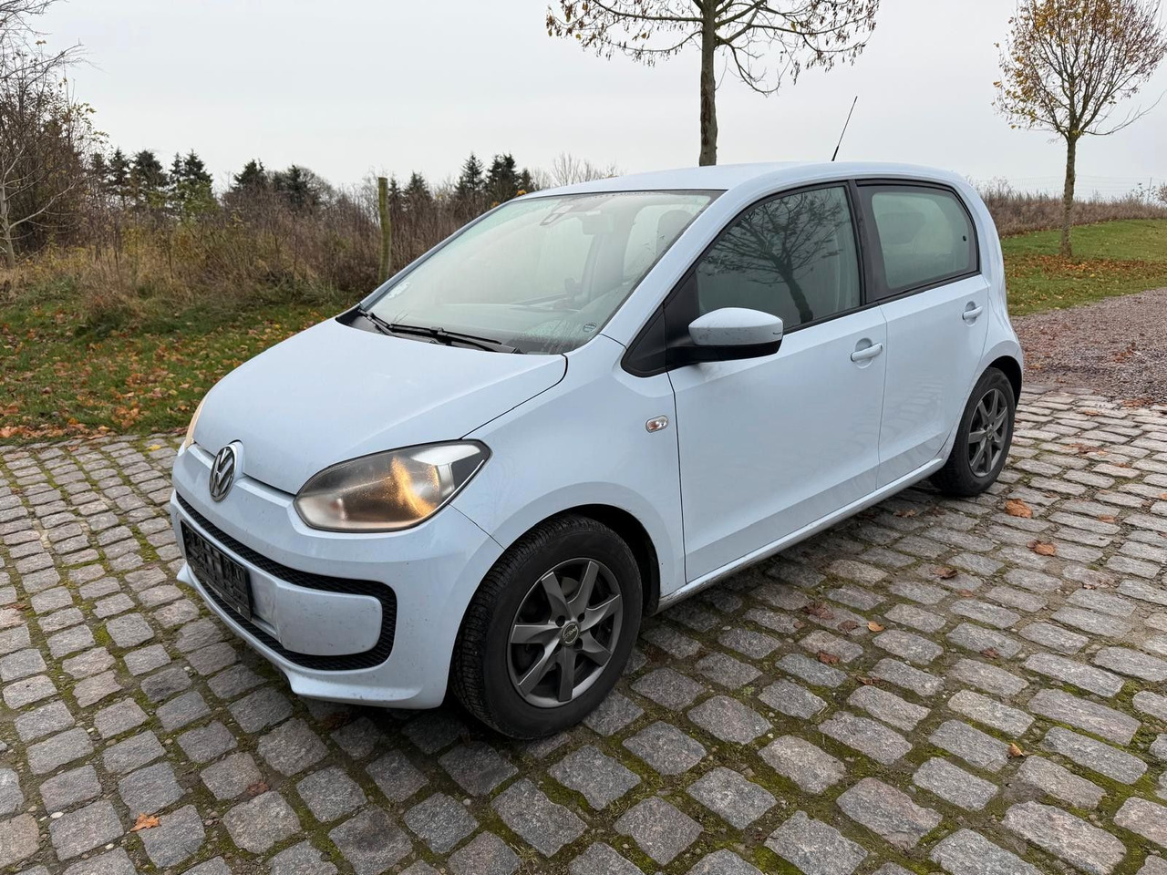 Volkswagen up! move up! BMT - Автомобил: слика 1 Volkswagen up! move up! BMT - Автомобил: слика 1