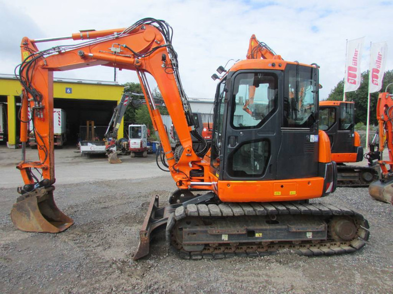 Komatsu PC 80 MR-3 Kettenbagger 31.000 EUR - Мини багер: слика 1 Komatsu PC 80 MR-3 Kettenbagger 31.000 EUR - Мини багер: слика 1